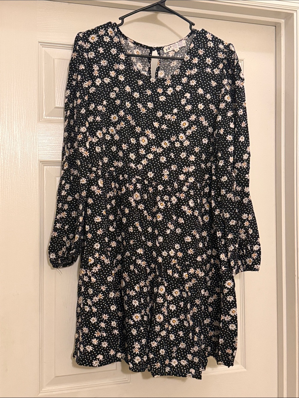 Jolt Black Floral Daisy Long Sleeve Shift Dress